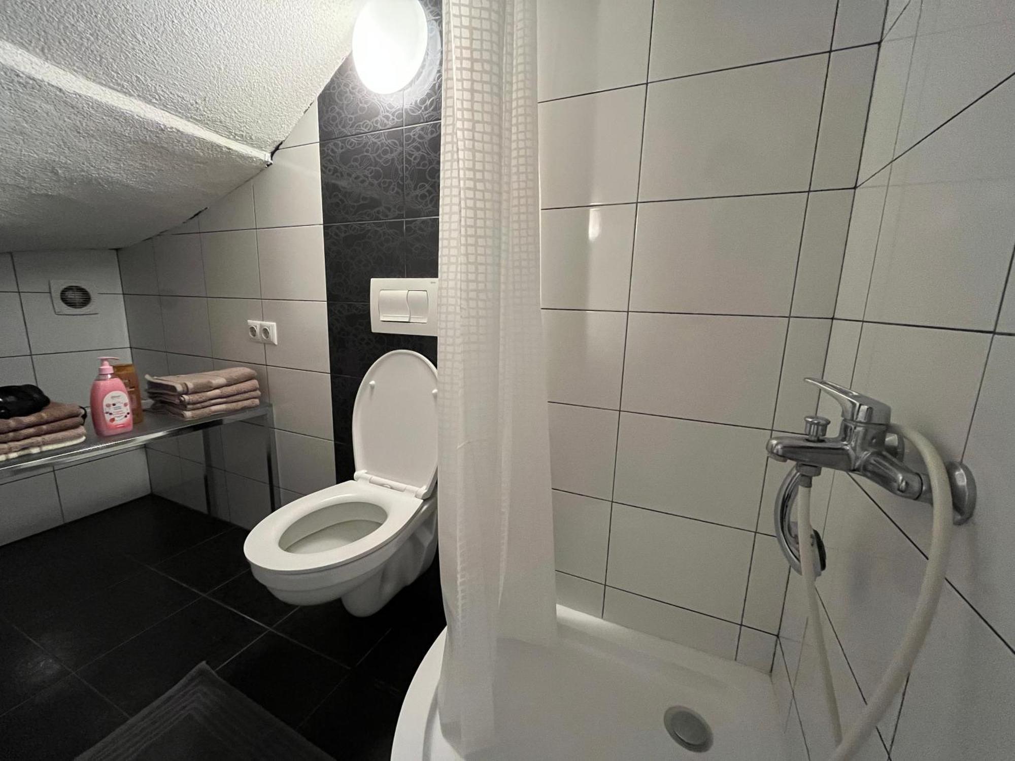 Apartma Azurre โพสโตยนา ภายนอก รูปภาพ